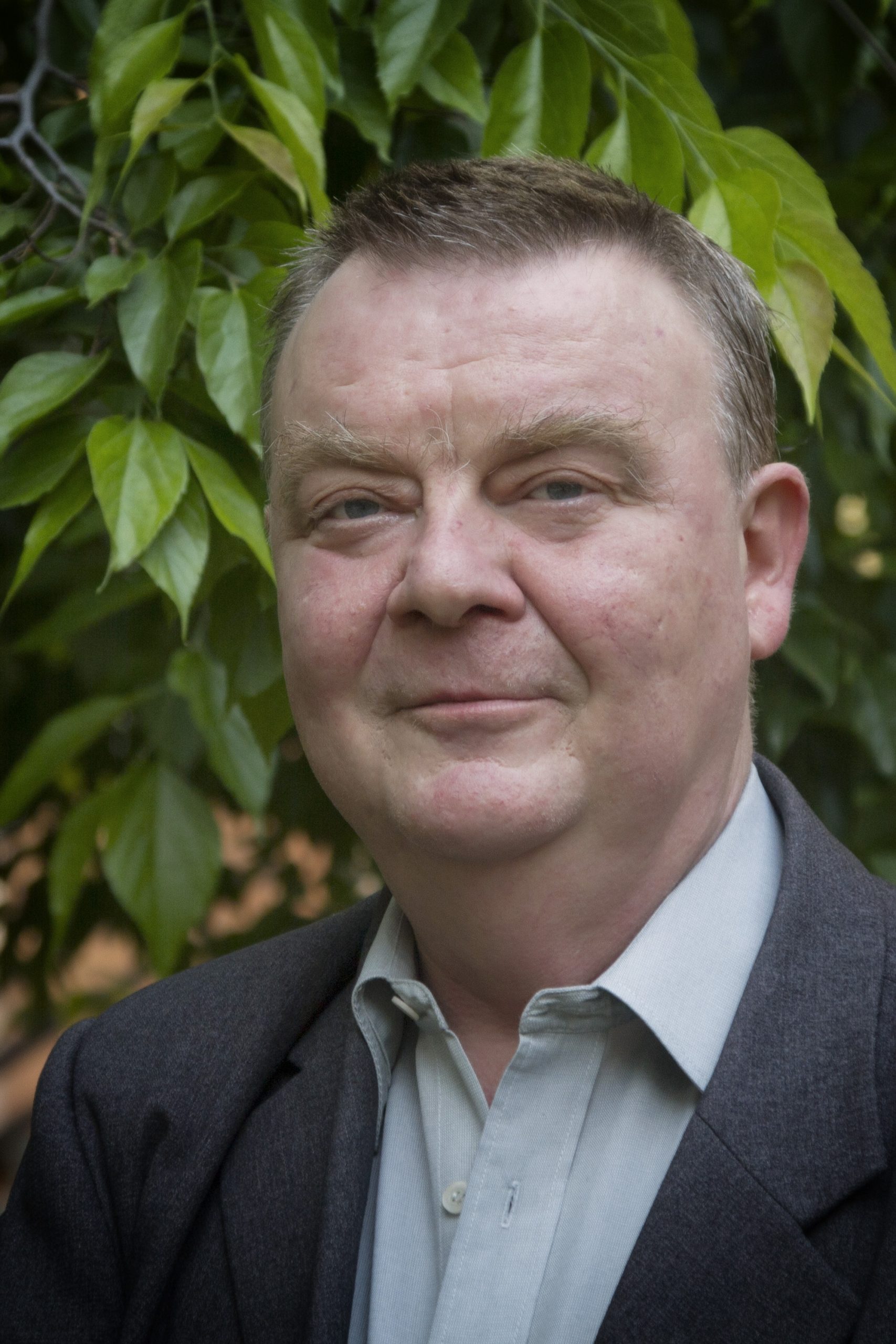László Zsolt: Ösvény a folyó partján